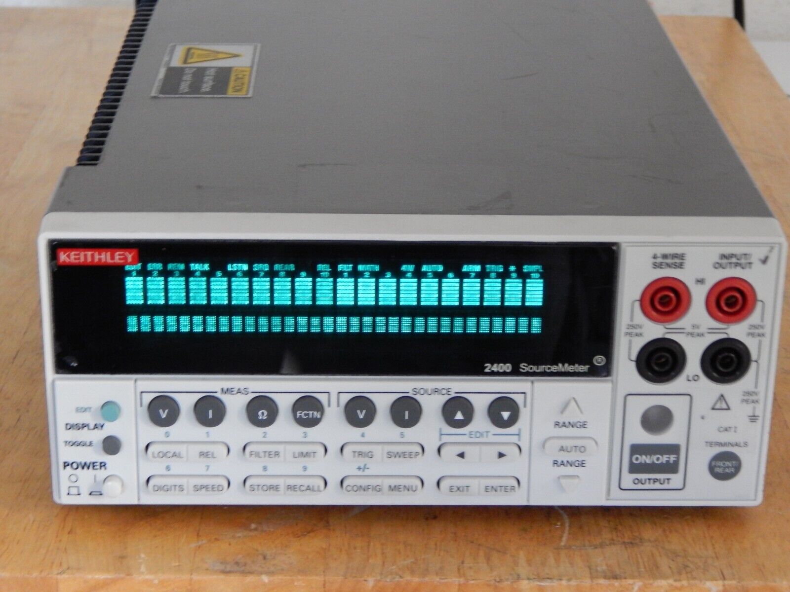 Keithley 2400 SourceMeter, 200Vdc 1A 20W , Rev C34 Keithley 2400 SourceMeter, 200Vdc 1A 20W , Rev C34